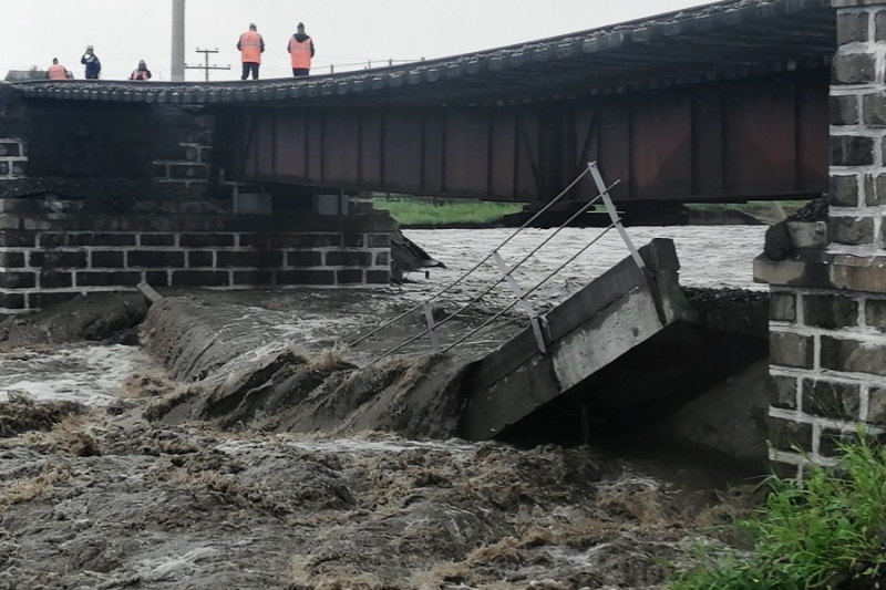 РЖД приостановила отправку грузов по Транссибу из-за рухнувшего моста